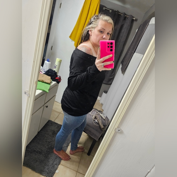 CLOSET CLOSING ! EVERTHING MUST GO. MAKE AN OFFER!!!!!! Meet your Posher, Angela - Picture 14 of 16